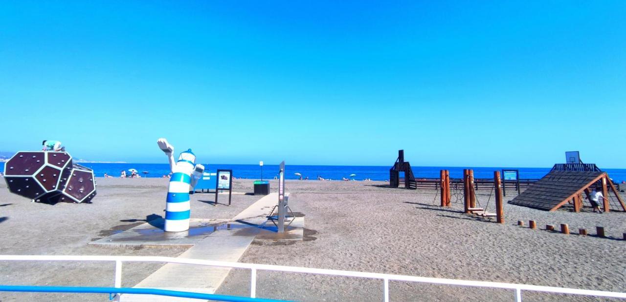 Weekend Beach Small House - Alojamientos La Torre Torre Del Mar Eksteriør billede